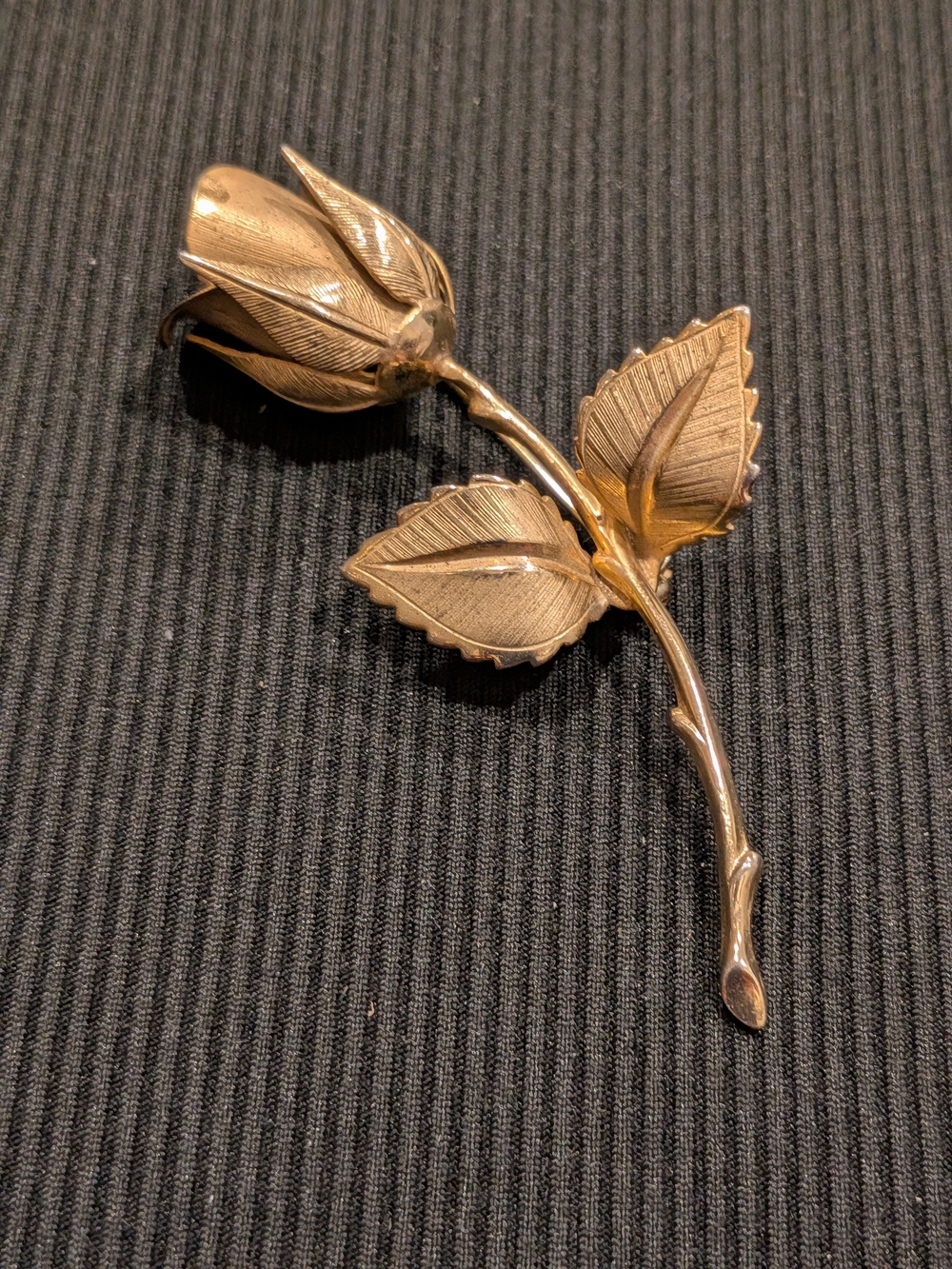 B#3:Gold-Tone Rose Brooch Signed Giovanni Vintage 1965s